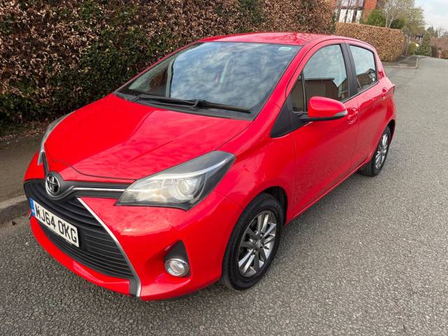 Toyota Yaris 1.0 VVT-i Icon Euro 6 5dr Hatchback Petrol Red