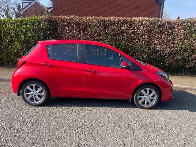 2014 Toyota Yaris 1.5 VVT-h Excel E-CVT Euro 6 5dr (15in Alloy)