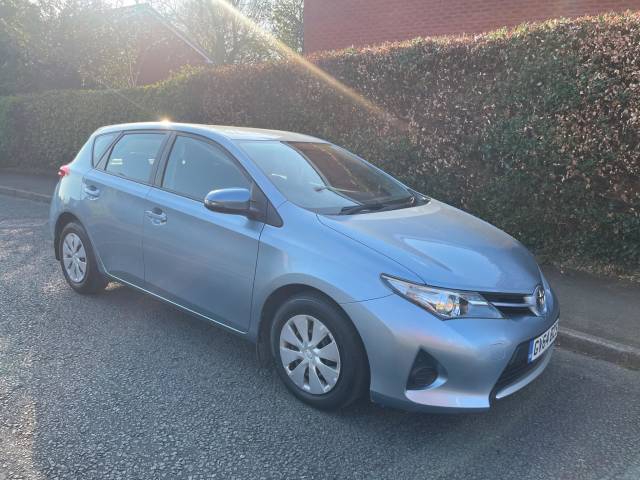 2014 Toyota Auris 1.33 Dual VVT-i Active Euro 5 (s/s) 5dr