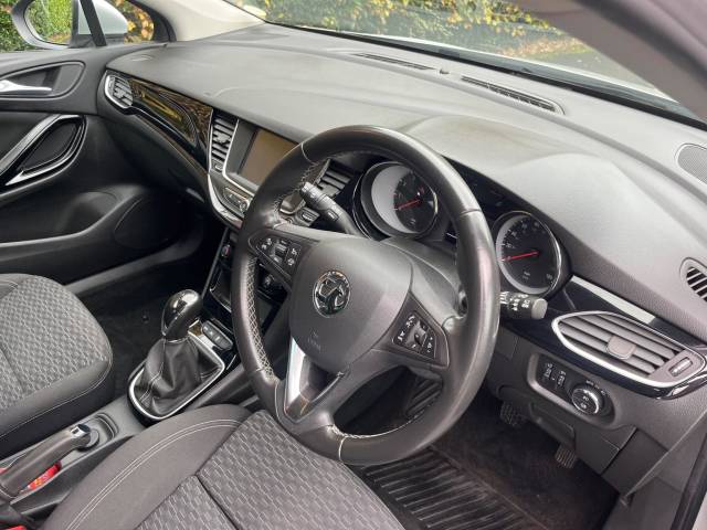 2018 Vauxhall Astra 1.4T 16V 150 SRi 5dr