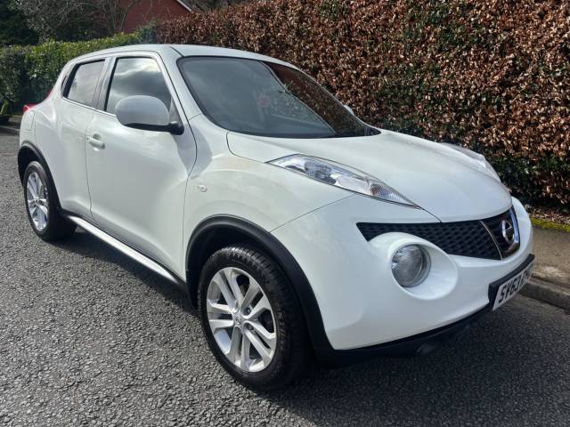 Nissan Juke 1.6 Acenta 5dr [Premium Pack] Hatchback Petrol WHITE