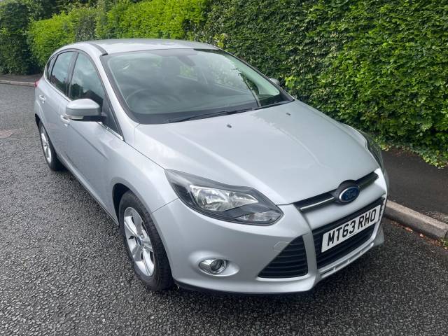 Ford Focus 1.6 Zetec 5dr Hatchback Petrol SILVER