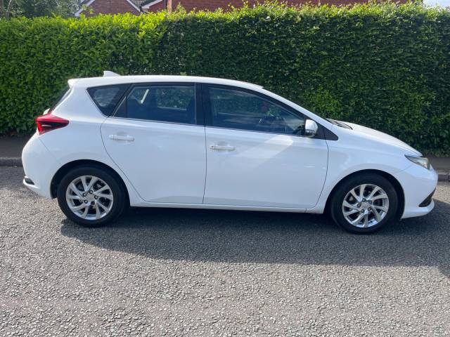 2017 Toyota Auris 1.6 D-4D Business Edition 5dr