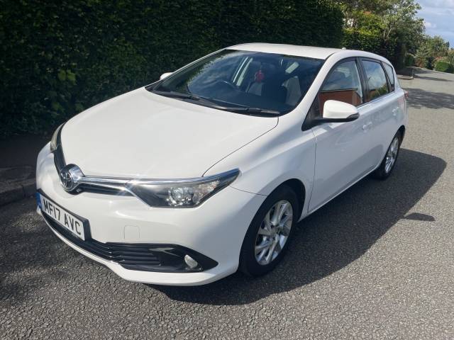 2017 Toyota Auris 1.6 D-4D Business Edition 5dr