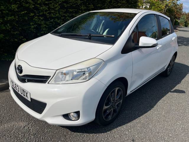 Toyota Yaris 1.33 VVT-i Trend 5dr Hatchback Petrol WHITE