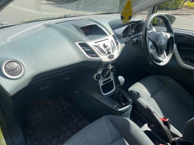 Ford Fiesta 1.25 Zetec 5dr [82] Hatchback Petrol GREEN
