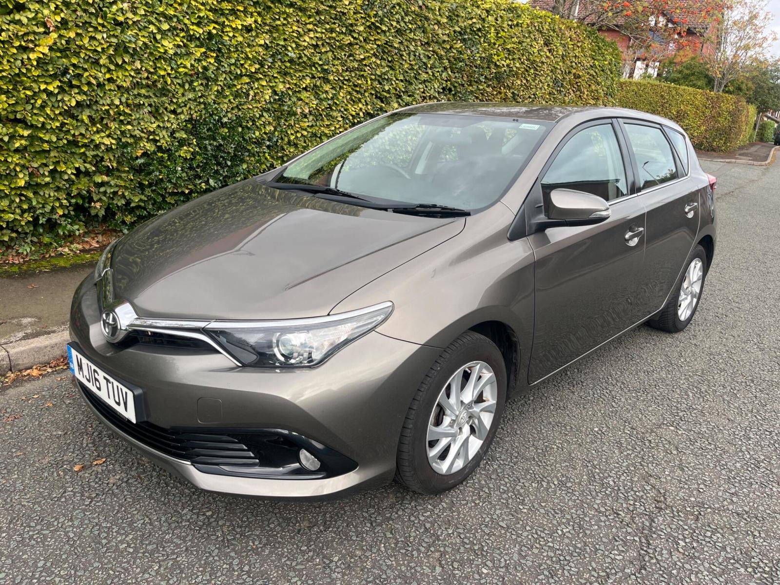 2016 Toyota Auris